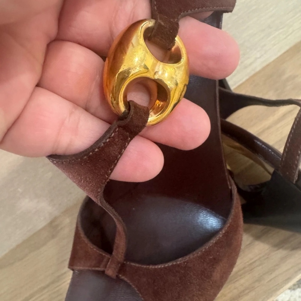 Gucci vintage brown suede gold accents heels - Picture 4 of 9